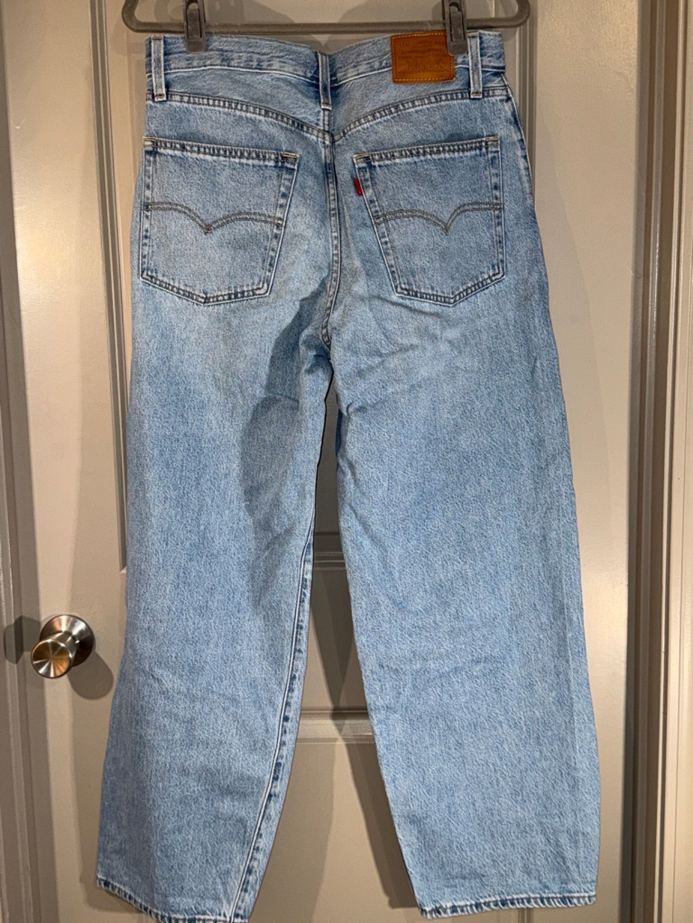 Levi's 29x30 - Baggy Dad Jean in In the Middle - Picture 3 of 5